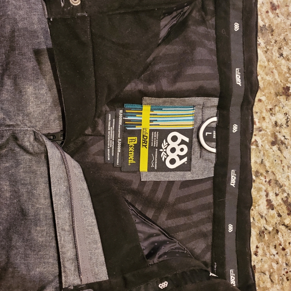 Mens 686 Snowboarding pants size Large